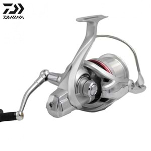 Daiwa Emblem 18 35 CW 4000 QD Surf Makara